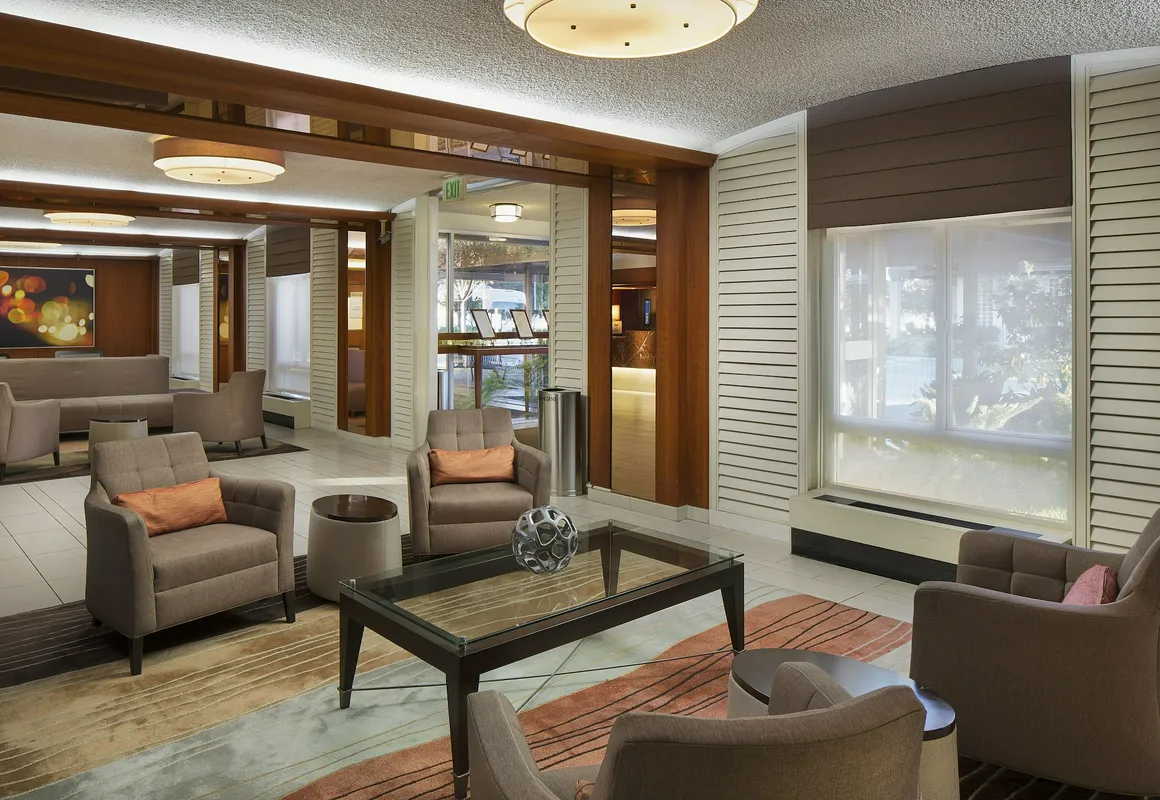 Hilton Oakland Airport hotel hero