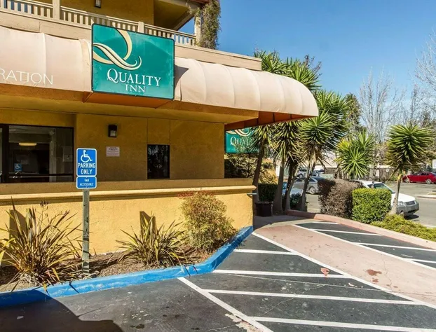 Quality Inn Oakland hotel detail image 2