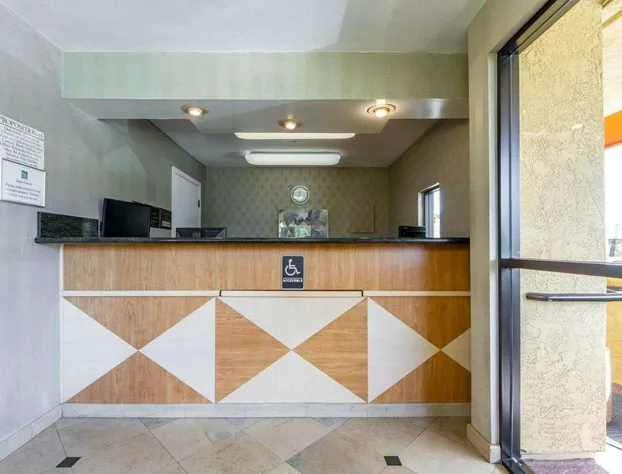 Quality Inn Oakland hotel detail image 3