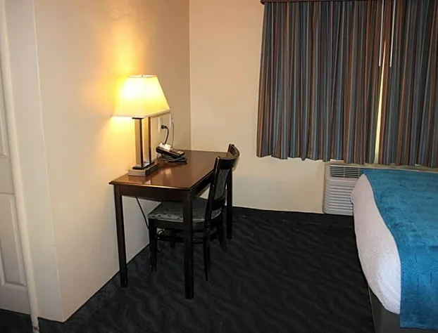 Super 8 by Wyndham Berkeley hotel detail image 4