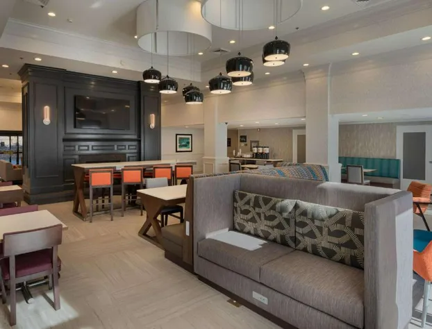 Hampton Inn & Suites Asheville Airport hotel detail image 2