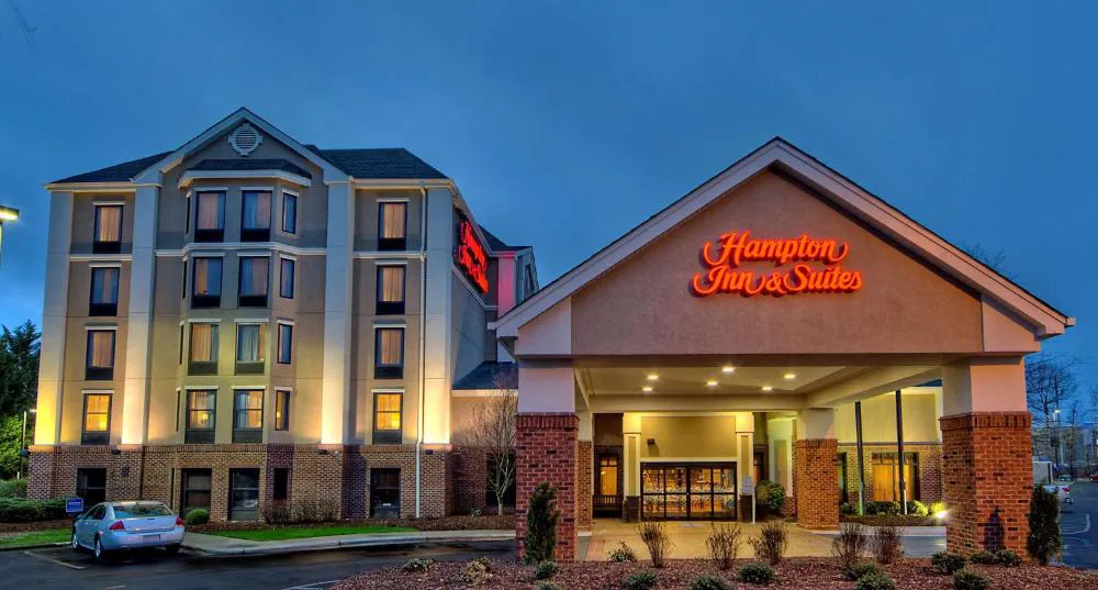 Hampton Inn & Suites Asheville Airport hotel hero