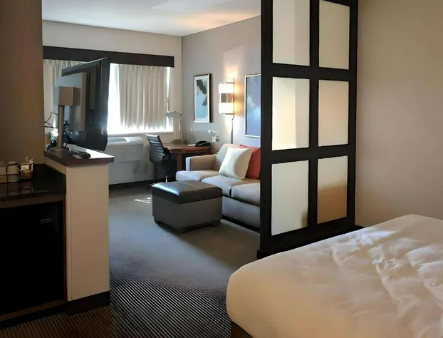 Comfort Suites Milwaukee West hotel detail image 2