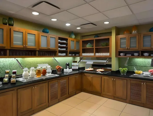 Comfort Suites Milwaukee West hotel detail image 3