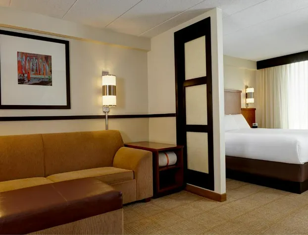 Comfort Suites Milwaukee West hotel detail image 3