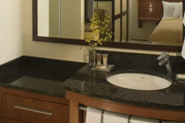 Comfort Suites Milwaukee West hotel detail image 4