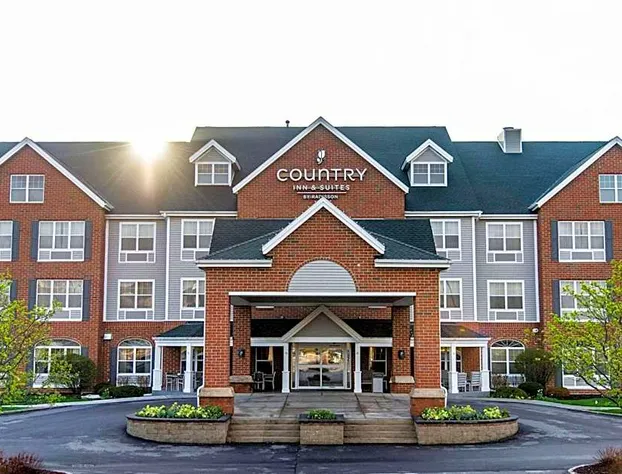 Country Inn & Suites by Radisson, Milwaukee West (Brookfield), WI hotel detail image 4