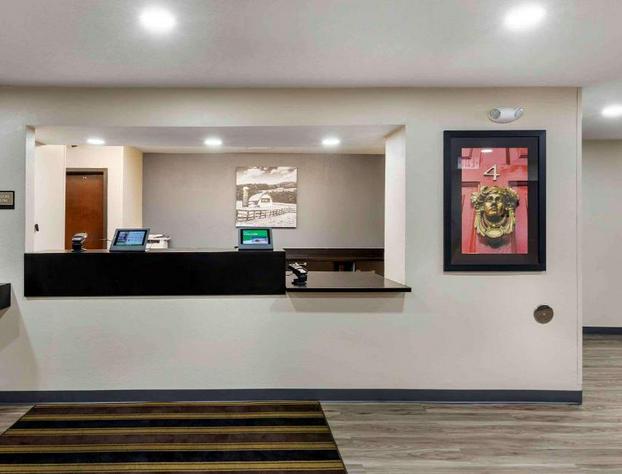 Extended Stay America Select Suites - Milwaukee - Waukesha hotel detail image 3