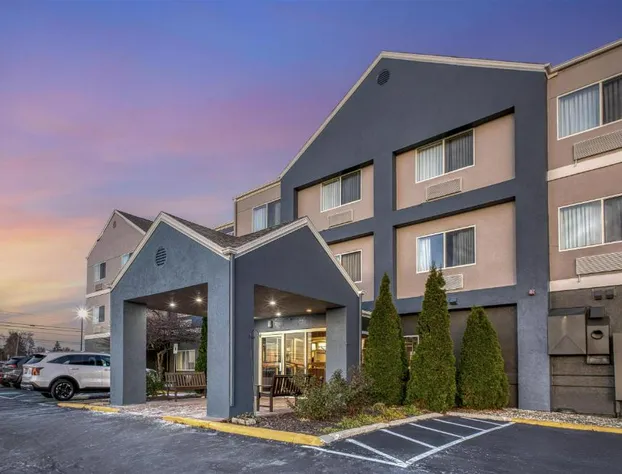 SureStay by Best Western Mount Pleasant Racine hotel detail image 1