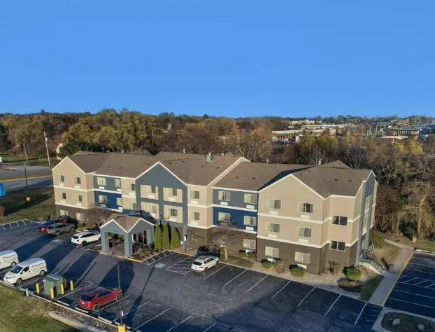 SureStay by Best Western Mount Pleasant Racine hotel detail image 1