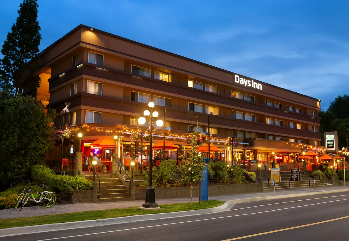 Days Inn by Wyndham Victoria On The Harbour hotel hero