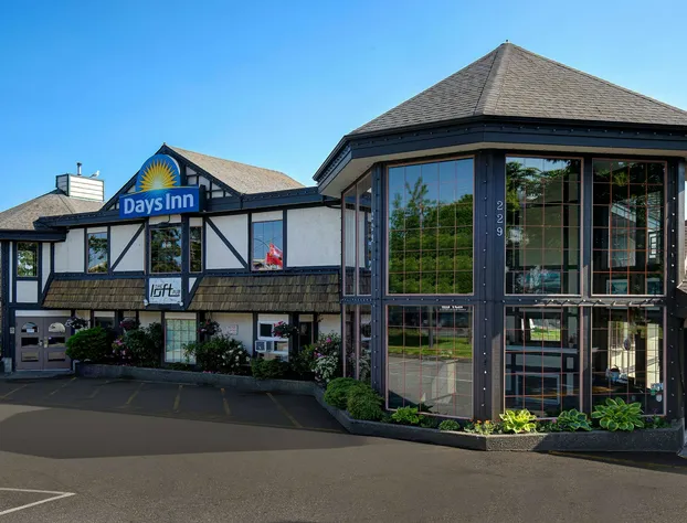 Days Inn by Wyndham Victoria Uptown hotel detail image 1