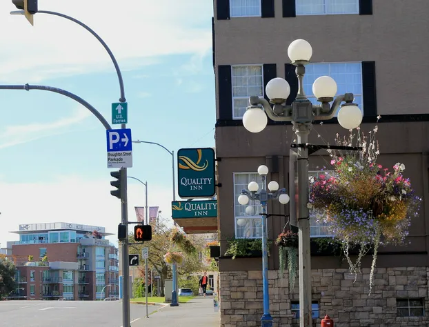 Quality Inn Downtown Inner Harbour hotel detail image 4