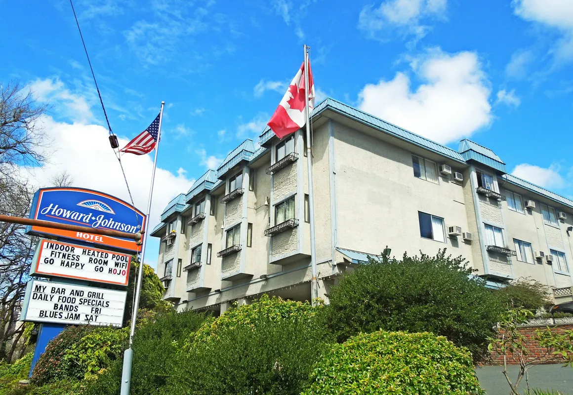 Howard Johnson Hotel by Wyndham Victoria hotel hero
