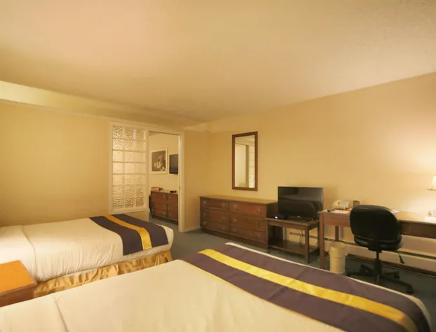 Howard Johnson Hotel by Wyndham Victoria hotel detail image 2