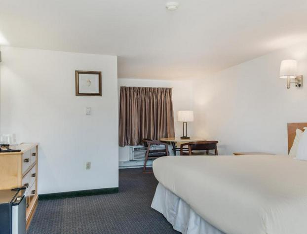Americas Best Value Inn & Suites Hyannis Cape Cod hotel detail image 3