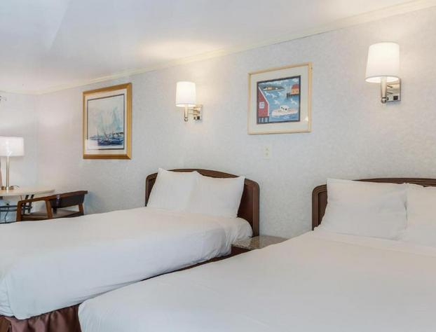 Americas Best Value Inn & Suites Hyannis Cape Cod hotel detail image 4