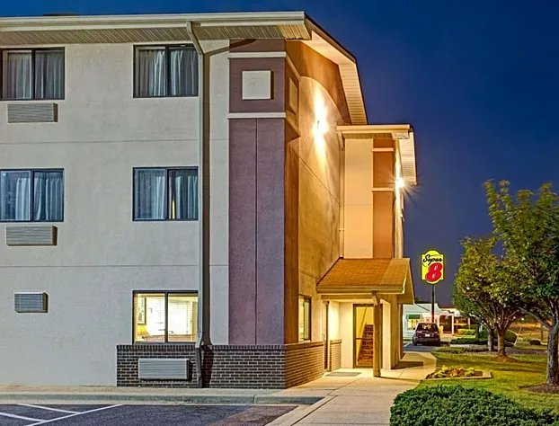 Super 8 by Wyndham College Park Wash DC Area hotel detail image 2