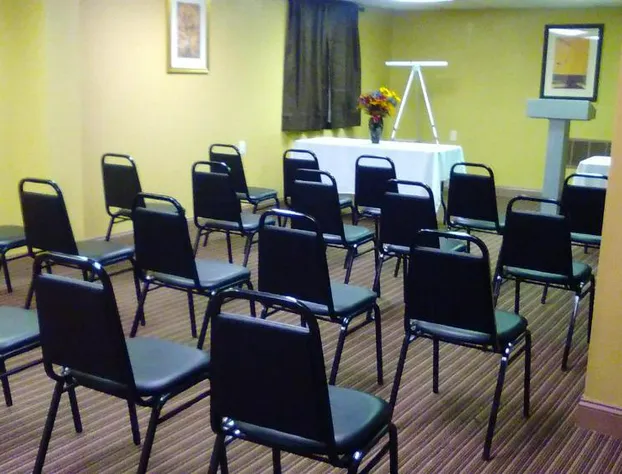 Days Inn by Wyndham Cleveland Lakewood hotel detail image 4