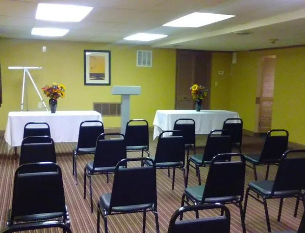 Days Inn by Wyndham Cleveland Lakewood hotel detail image 3