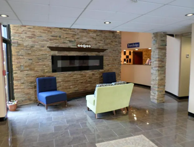 Travelodge by Wyndham Cleveland Lakewood hotel detail image 4