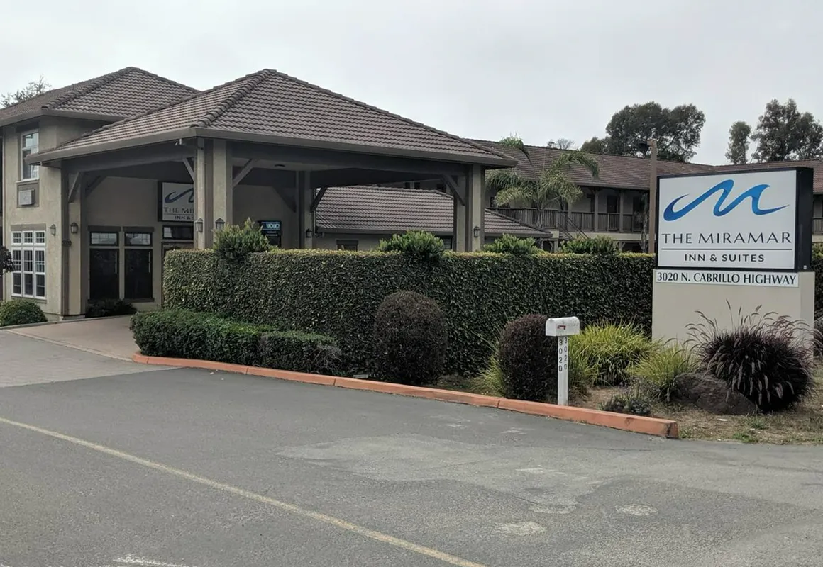 The Miramar Inn & Suites hotel hero
