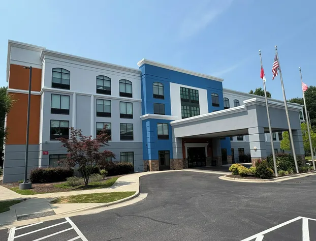 Holiday Inn Express And Suites Raleigh West Lenovo Center by IHG hotel detail image 2