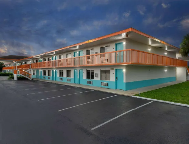 Howard Johnson by Wyndham Vero Beach/I-95 hotel detail image 4