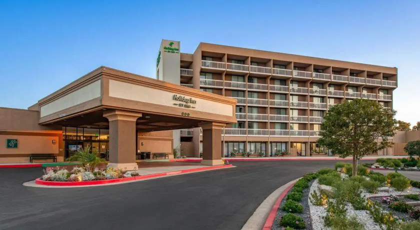 Holiday Inn Oxnard – Ventura by IHG hotel hero