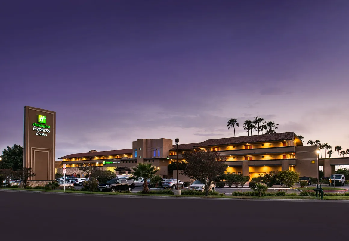 Holiday Inn Express Hotel & Suites Ventura by IHG hotel hero