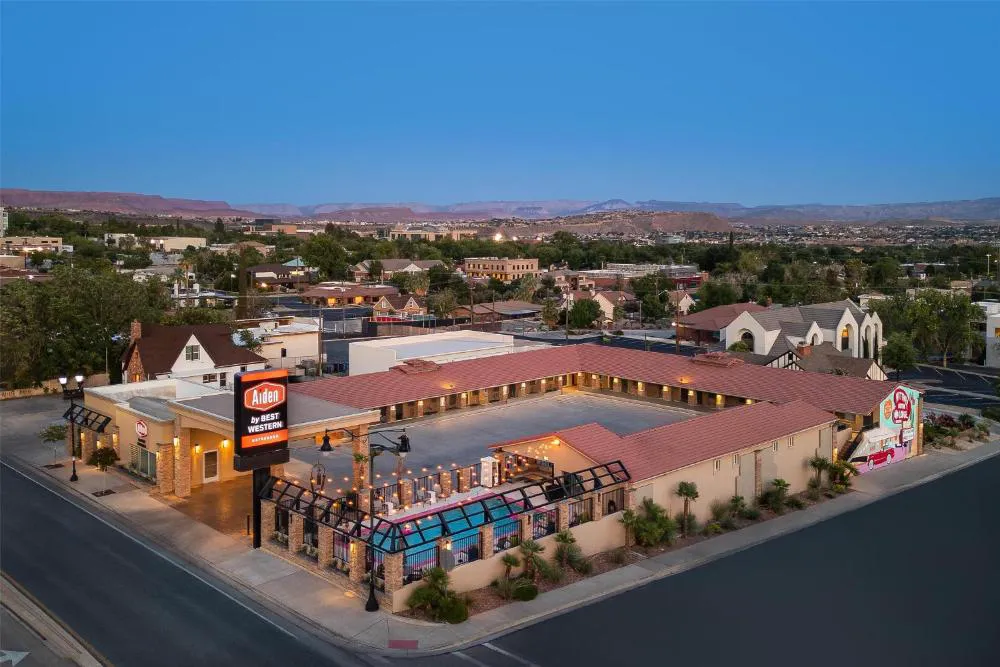 Aiden by Best Western St. George hotel hero