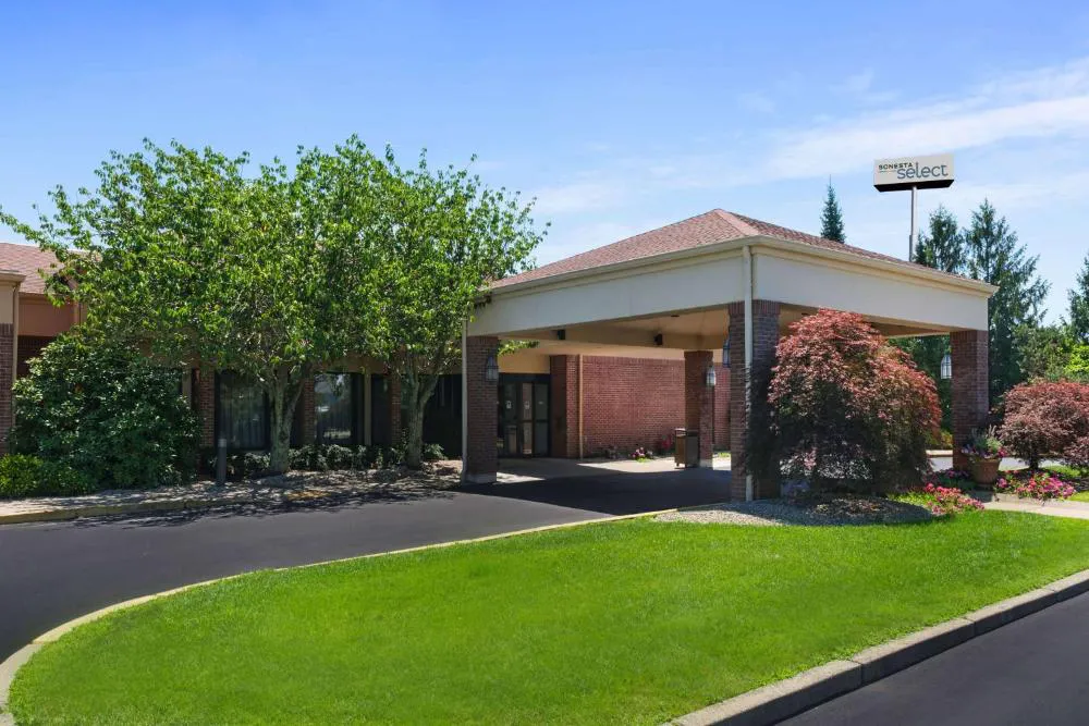 Sonesta Select Newport Middletown hotel hero