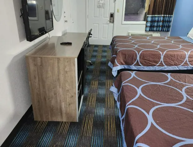 Super 8 by Wyndham Shreveport hotel detail image 1