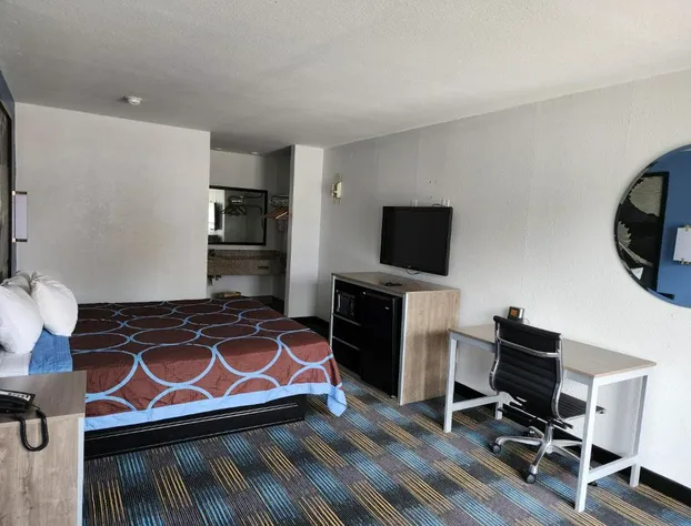 Super 8 by Wyndham Shreveport hotel detail image 3