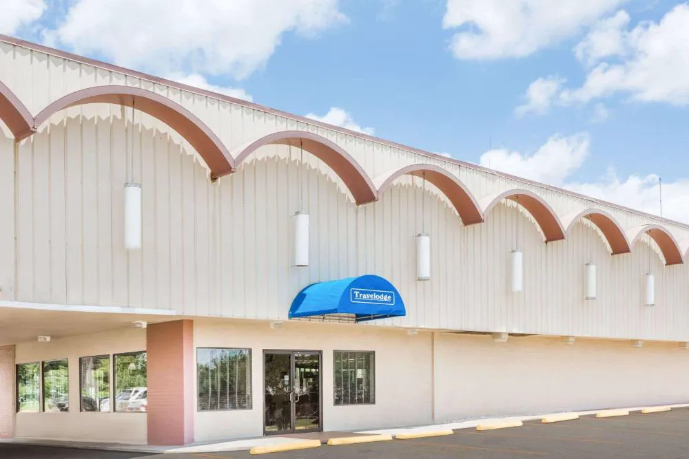 Travelodge by Wyndham Shreveport LA hotel hero