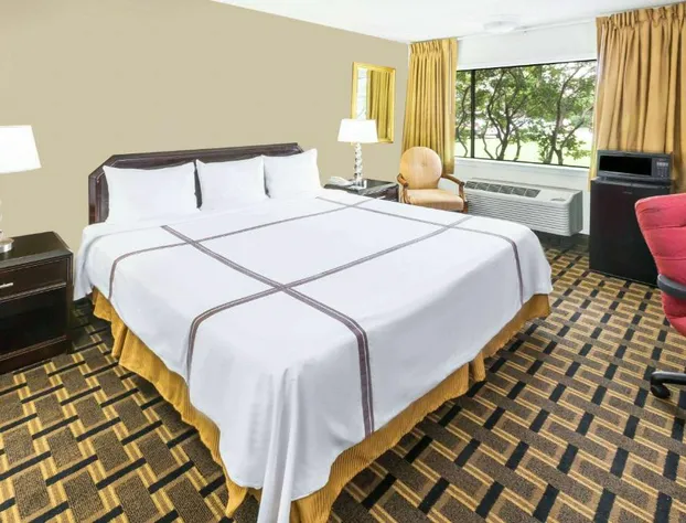 Travelodge by Wyndham Shreveport LA hotel detail image 2