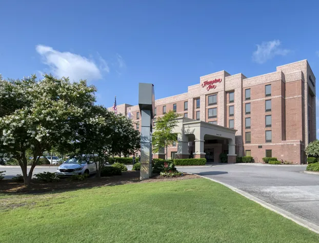 Hampton Inn Wilmington - University Area/Smith Creek Station hotel detail image 2