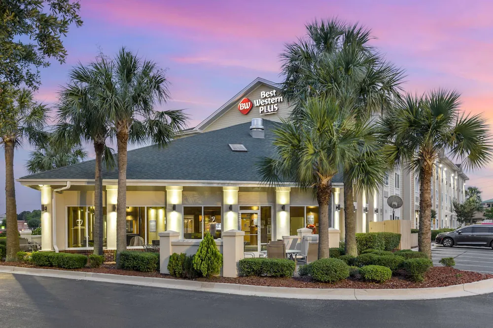 Spark by Hilton Wilmington Carolina Beach Rd hotel hero