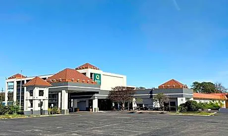 Quality Inn & Suites Baton Rouge West – Port Allen hotel hero