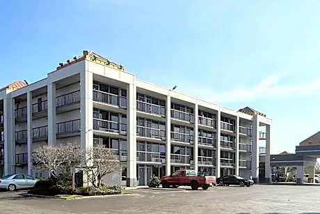 Quality Inn & Suites Baton Rouge West – Port Allen hotel detail image 1