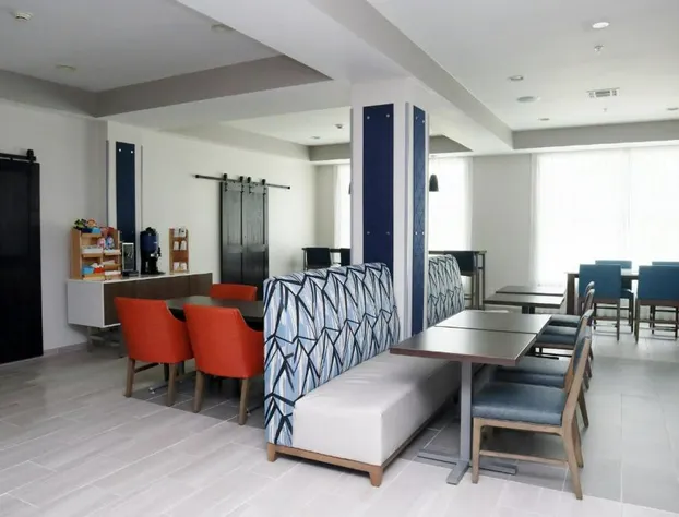 Holiday Inn Express Hotel & Suites Baton Rouge North by IHG hotel detail image 2