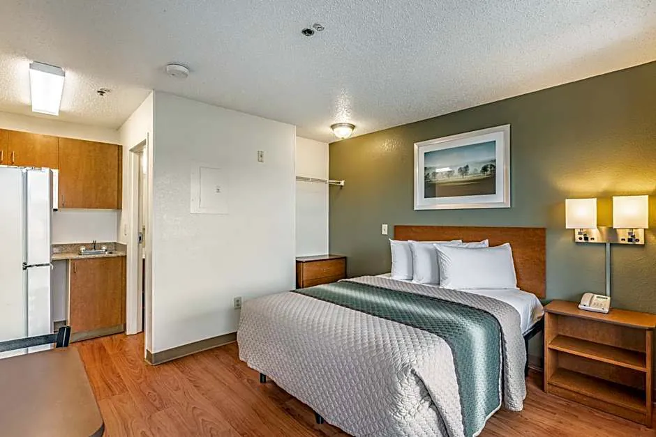 Siegel Select Baton Rouge hotel hero