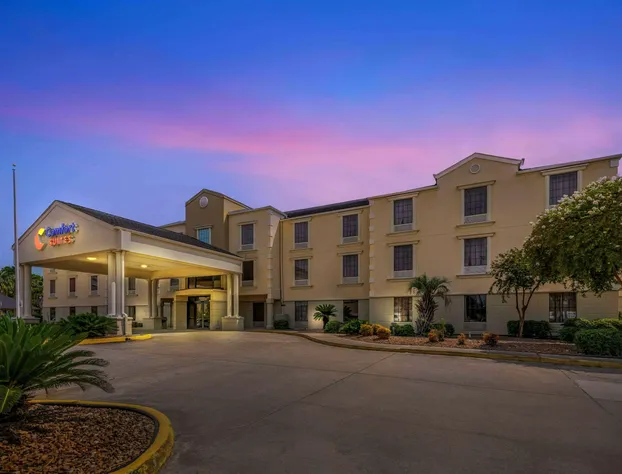 Comfort Suites Port Allen - Baton Rouge hotel detail image 1