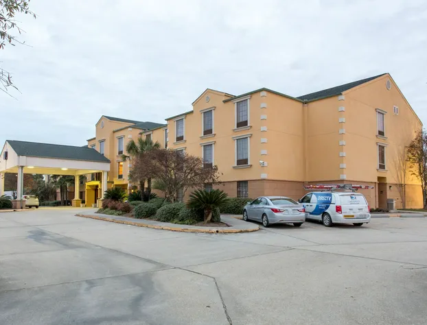 Comfort Suites Port Allen - Baton Rouge hotel detail image 2