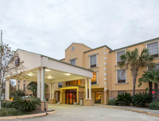 Comfort Suites Port Allen - Baton Rouge hotel detail image 3