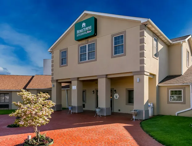 HomeTowne Studios by Red Roof Denver, PA hotel detail image 2