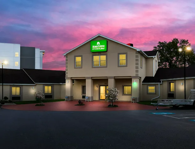 HomeTowne Studios by Red Roof Denver, PA hotel detail image 4