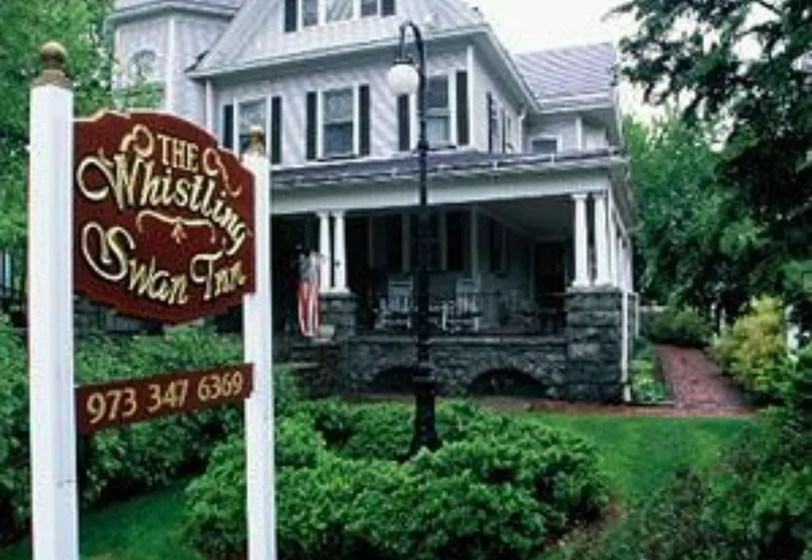 Whistling Swan Inn hotel hero