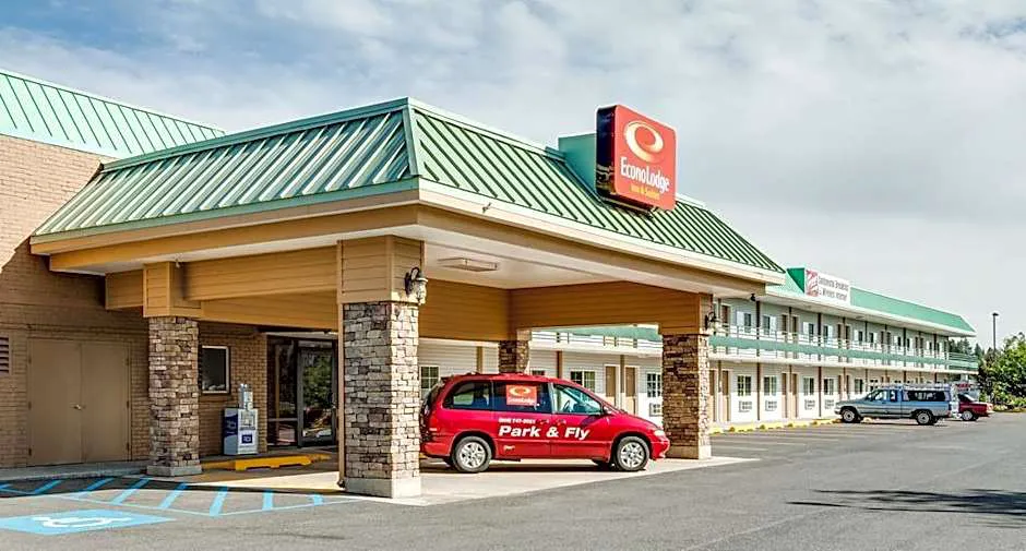 Econo Lodge Inn & Suites Spokane Airport hotel hero