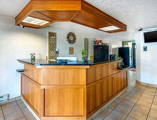 Econo Lodge Inn & Suites Spokane Airport hotel detail image 3